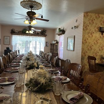 Apples Bed & Breakfast Inn - Breakfast table. Served daily and homemade!! :) - Hotels Near Me - Big Bear Lake, California Apples Bed & Breakfast Inn - Breakfast table. Served daily and homemade!! :) - Hotels Near Me - Big Bear Lake, California