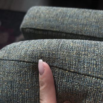 Nailsneedlove Studio II - Cracked at base of the tip. - Nail Salons Near Me - Long Beach, California