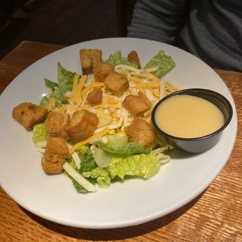 Glory Days Grill - FRESH house salad.  Yessss to NO iceberg lettuce. - Sports Bars Near Me - Stone Ridge, Virginia
