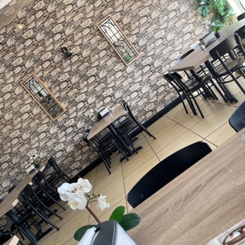 Marash Turkish Cuisine - Tables - Mediterranean Near Me - Hallandale Beach, Florida