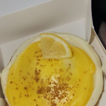 Crumbl - Johnson City - Lemon cheesecake - Bakeries Near Me - Johnson City, Tennessee Crumbl - Johnson City - Lemon cheesecake - Bakeries Near Me - Johnson City, Tennessee