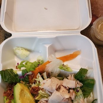 Bob's Big Boy - A poor excuse of a Cobb salad..... No this has not been half eaten this is how it was served to us - American Near Me - Norco, California