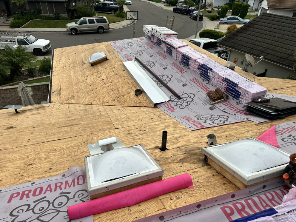 Slide of Mo's Professional Roofing