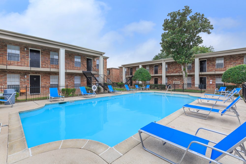 BRAEBURN COLONY Updated September 2024 8917 S Gessner Rd, Houston