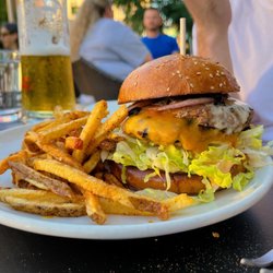 Fat Cat - Hot Mess Burger