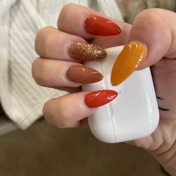 5 Gold Nails - Nails - Nail Salons Near Me - Valrico, Florida