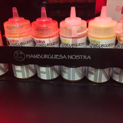 Hamburguesa Nostra - Sauces galore