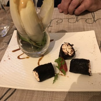 Le P'tit Resto - Salmon roulades in nori with goat cheese - French Near Me - Bayeux, 14