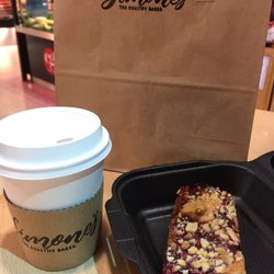 Simone's - Peanut butter and jelly bar - amazing vegan creamy hot chocolate