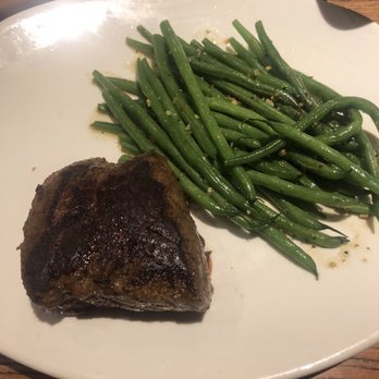 Outback Steakhouse - Medium steak and green beans - Steakhouses Near Me - Houston, Texas Outback Steakhouse - Medium steak and green beans - Steakhouses Near Me - Houston, Texas