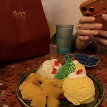 Soothr - Mango sticky rice - Cocktail Bars Near Me - Long Island City, New York Soothr - Mango sticky rice - Cocktail Bars Near Me - Long Island City, New York