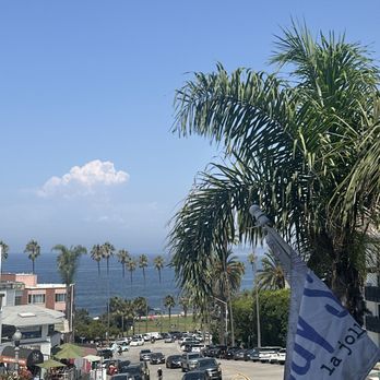 Cody's La Jolla - Outside area - Breakfast & Brunch Near Me - La Jolla, California