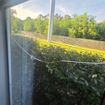 Fairfield by Marriott Inn & Suites Lake Charles Sulphur - Broken window - Hotels Near Me - Sulphur, Louisiana