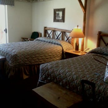 Holiday Inn The Lodge at Big Bear Lake - The beds - Big Bear, CA