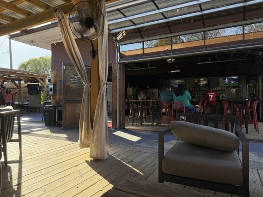 Lustre Pearl East by null