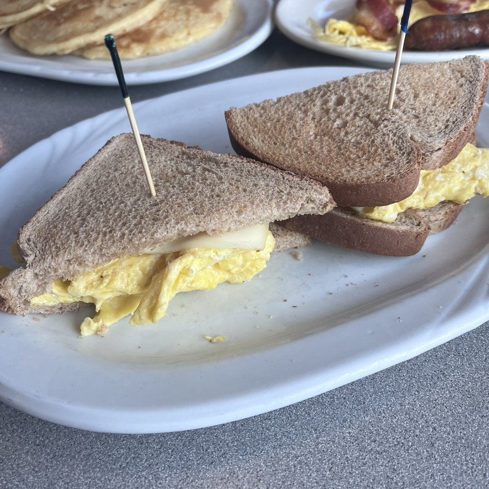 Country View Diner - Breakfast sandwich with wheat bread - American Near Me - Troy, New York Country View Diner - Breakfast sandwich with wheat bread - American Near Me - Troy, New York