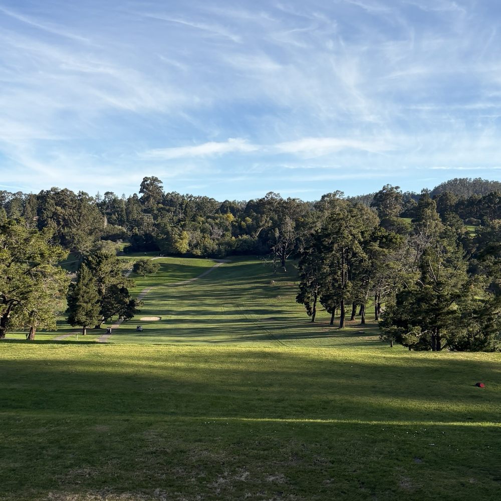 Third hole, par 5. Elevated tee-shot to a lower fairway and then an elevated green. Third hole, par 5. Elevated tee-shot to a lower fairway and then an elevated green.
