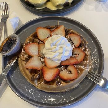 Bogart's Cafe - Waffle with Nutella and strawberries - Breakfast & Brunch Near Me - Honolulu, Hawaii