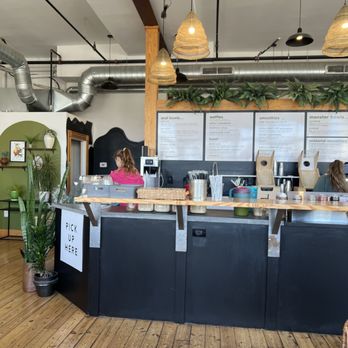 Hello Juice - Inside - Juice Bars & Smoothies Near Me - St. Louis, Missouri