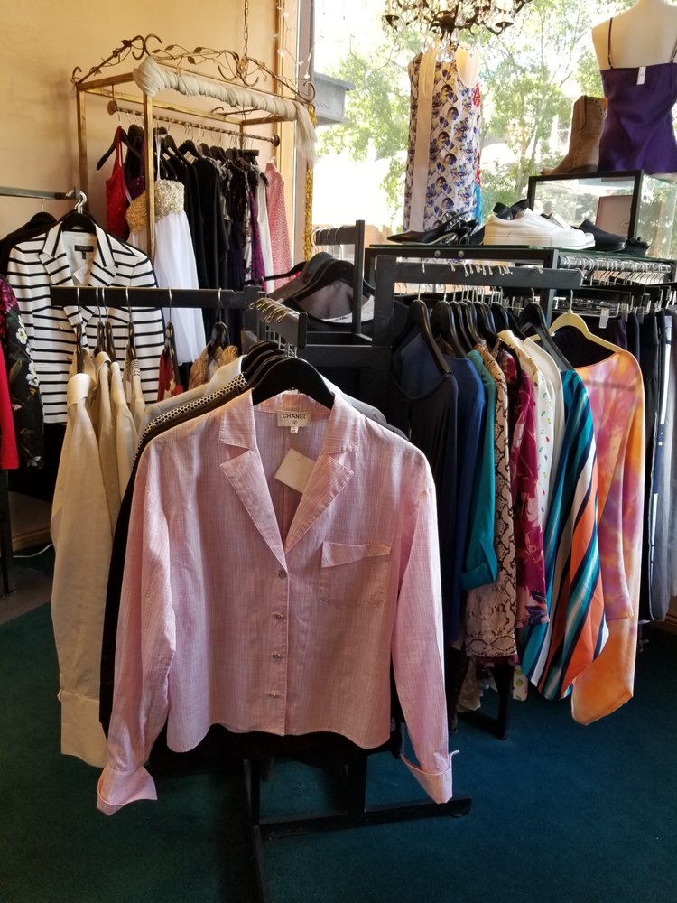 AMBER’S UPTOWN CONSIGNMENT CLOSED 12 Reviews 517 E Hopkins Ave