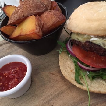 Gallaher & Co - Very good lean hamburger, goes well with a glass of wine. Try the fat fries - Modern European Near Me - Dublin, D Gallaher & Co - Very good lean hamburger, goes well with a glass of wine. Try the fat fries - Modern European Near Me - Dublin, D