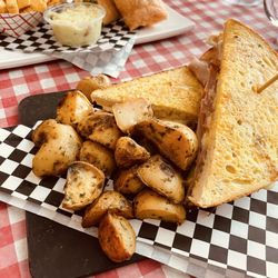 Troy's Diner