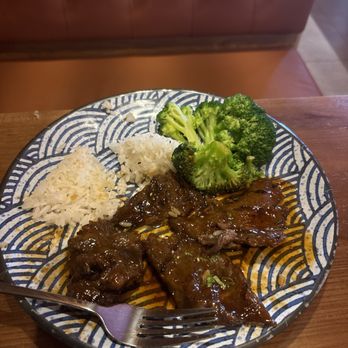 Naruto 88 Bistro - steak rice and broccoli  a lot of steak! - Sushi Bars Near Me - Hialeah, Florida