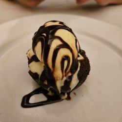 L'Escargot - Vanilla ice cream and warm chocolate cake
