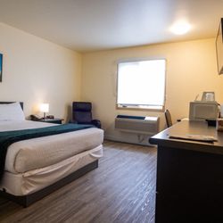 Sleep Suite Motel - One Queen Accessible Room