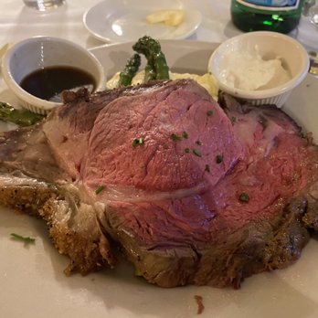 Garvan's Gastropub - Prime Rib with Mashed Potatoes & Asparagus with a Horseradish Aioli - Gastropubs Near Me - New Paltz, New York Garvan's Gastropub - Prime Rib with Mashed Potatoes & Asparagus with a Horseradish Aioli - Gastropubs Near Me - New Paltz, New York