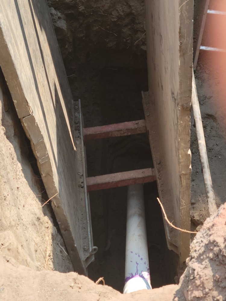 Slide of Laabs Excavation Services And Sewer Repair