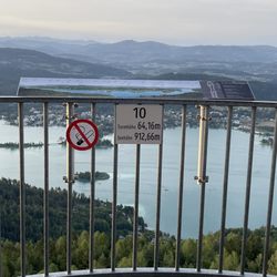 Pyramidenkogel Aussichtsturm - Blick auf den Wörthersee
