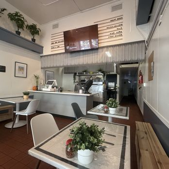 Altan's Place - Photo 11: Interior - Pizza Near Me - Berkeley, California Altan's Place - Photo 11: Interior - Pizza Near Me - Berkeley, California