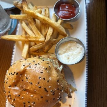 Red Lobster - Crunch-Fried Flounder Sandwich - Seafood Near Me - Gastonia, North Carolina Red Lobster - Crunch-Fried Flounder Sandwich - Seafood Near Me - Gastonia, North Carolina