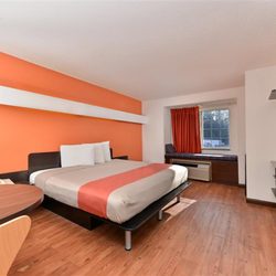 Motel 6 - Guest Room