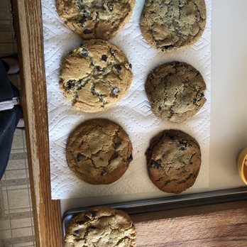 Midnight Cookie - Chocolate chip & cookies & cream. Which ones are vegan? - Desserts Near Me - Everett, Washington