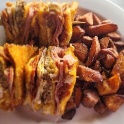 Arpeggios Lounge & Event Center - Breakfast Club sandwich with breakfast potatoes #ChefMikeB
