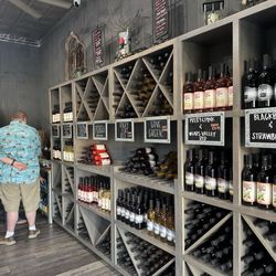 Tennessee Shine - Wine area