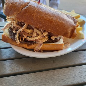 London Bridge Pub - Steak sandwich - British Near Me - Monterey, California London Bridge Pub - Steak sandwich - British Near Me - Monterey, California