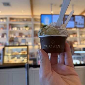 Bacio di Latte - Gelato Near Me - Calabasas, California