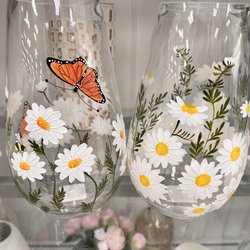 Marshalls #194 - *:｡ﾟ Beautiful hand painted butterfly and daisy vases for the fresh flowers. Not bad at $12.99. I gave in-lol. *:｡ﾟ #Marshall's.