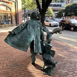 Edgar Allan Poe Statue