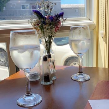 Lunada Garden Bistro - Beautiful dining - Breakfast & Brunch Near Me - Cayucos, California Lunada Garden Bistro - Beautiful dining - Breakfast & Brunch Near Me - Cayucos, California