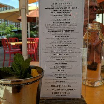 MoCo's Founding Farmers - Weekday happy hour M-F 3:30-6 $5 each Say, helloooo Founding Farmers welcome to the happy hour club (took you long enough!) - New American Near Me - Potomac, Maryland