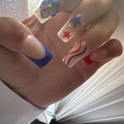 Glossy Nails Bar - Full acrylic set with 3-D flowers