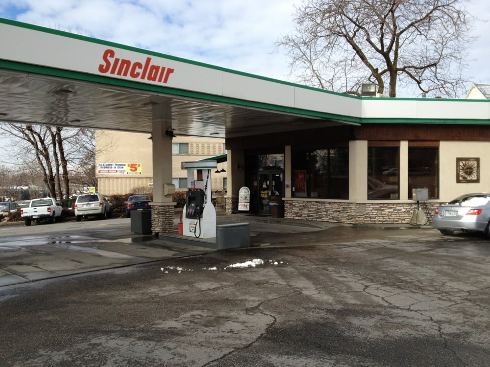 Crest Gas & Convenience Stores Logo