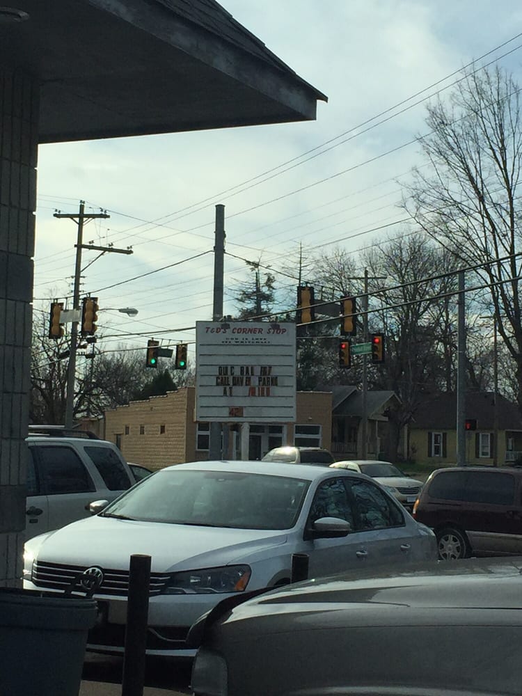 Food from T & D's Corner Stop