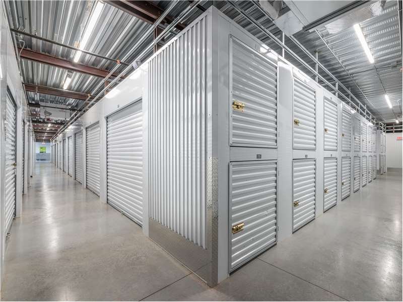 EXTRA SPACE STORAGE Updated August 2024 16 Photos 2072 Western