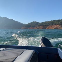 Eric Degraffenreid Guide Service - Beautiful day on the lake