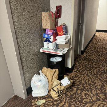 Chester Hotel & Conference Center - Piles of trash at 7pm, no wonder they have rats - Hotels Near Me - Exton, Pennsylvania Chester Hotel & Conference Center - Piles of trash at 7pm, no wonder they have rats - Hotels Near Me - Exton, Pennsylvania